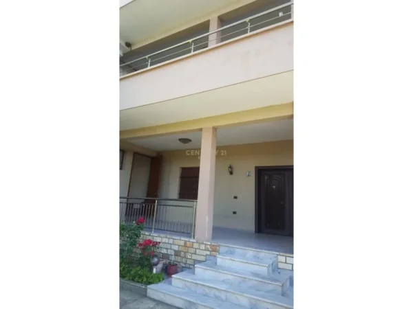 Tirane, shes Vile 2 Katshe Kati 2, 300 m² 320.000 € (Kombinat)