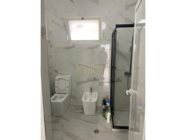 Tirane, jepet me qera apartament 3+1 Kati 2, 160 m² 550 € (Rr Paro Kita, Tirana, Albania)