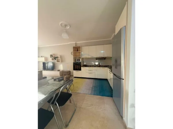 Shitet, Apartament 2+1+2, Liqeni i Thate.