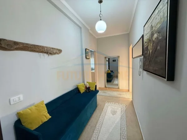 Shitet, Apartament 2+1+2, Liqeni i Thate.