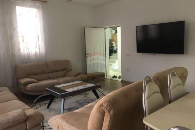 Tirane, jepet me qera apartament 2+1 , 100 m² 550 € (Vilat Gjermane)