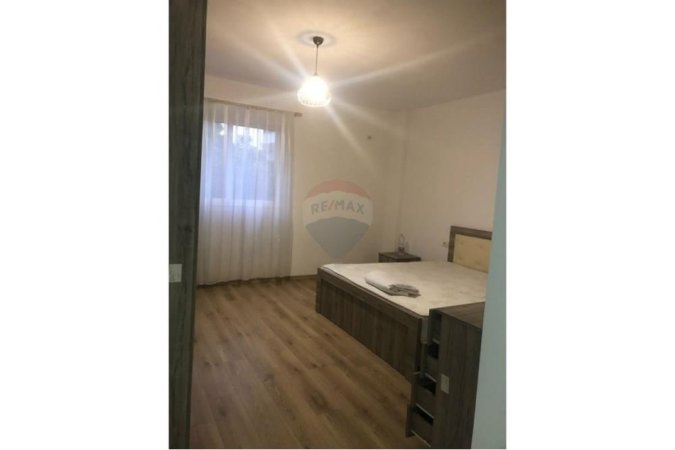 Tirane, jepet me qera apartament 2+1 , 100 m² 550 € (Vilat Gjermane)