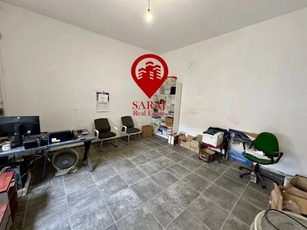 Tirane, jepet me qera magazine Kati 0, 315 m² 2.000 € (Siri Kodra ish Frigoriferi)