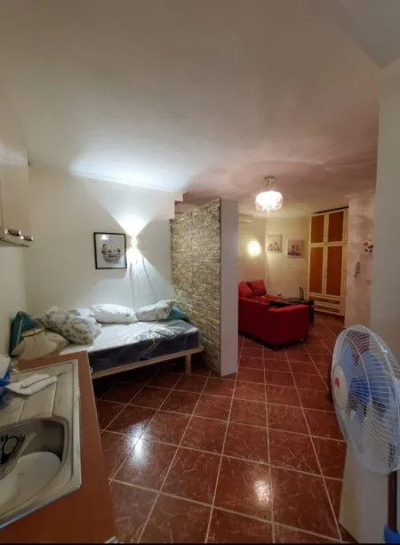 Tirane, jepet me qera garsonier Kati 4, 40 m² 400 € (Rruga e elbasanit)