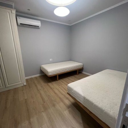 Tirane, jepet me qera apartament 2+1 Kati 3, 77 m² 650 € (Golden Park)
