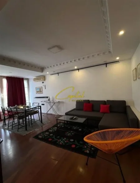 Tirane, jepet me qera apartament 1+1 Kati 2, 70 m² 1.000 € (QENDER)