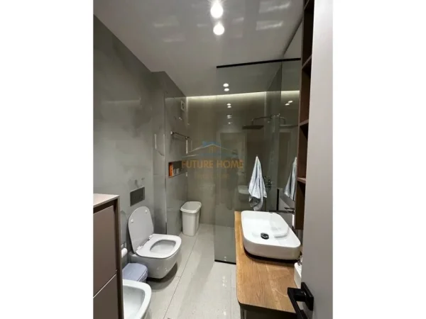 Tirane, jepet me qera apartament 2+1 Kati 2, 85 m² 900 € (Don Bosko)