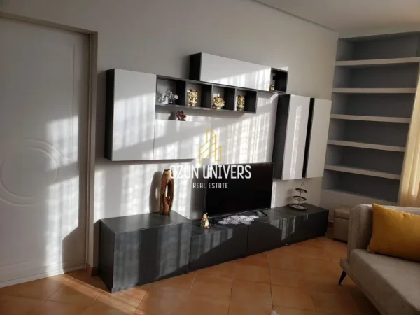 Tirane, jepet me qera apartament 1+1 Kati 4, 80 m² 600 € (Liqeni i Thatë)