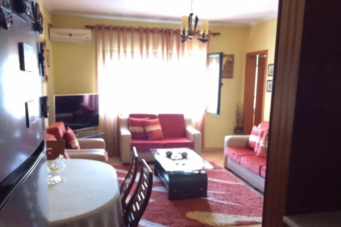 Tirane, jepet me qera apartament 2+1+Ballkon Kati 11, 70 m² 500 € (rruga Asim Vokshi prane Spak dhe Arkives se Shtetit)