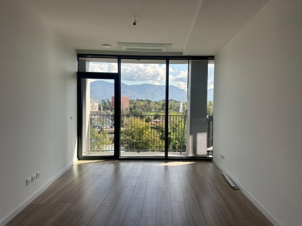 Tirane, jepet me qera apartament 2+1+Aneks+Ballkon Kati 1, 89 m² 1.300 € (liqeni)
