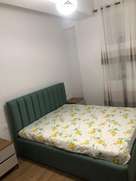 Tirane, jepet me qera apartament 1+1+Ballkon Kati 4, 60 m² 400 € (ali demi)