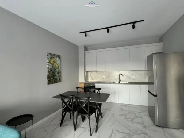 Tirane, jap me qera apartament 1+1+Ballkon Kati 2, 65 m² 600 € (don bosko)