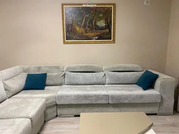 Tirane, jepet me qera apartament 2+1 Kati 6, 102 m² 700 € (golden park)