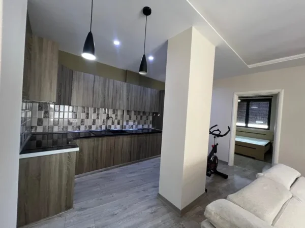 Tirane, shes apartament 2+1+Ballkon Kati 6, 113 m² 135.000 € (Astir)