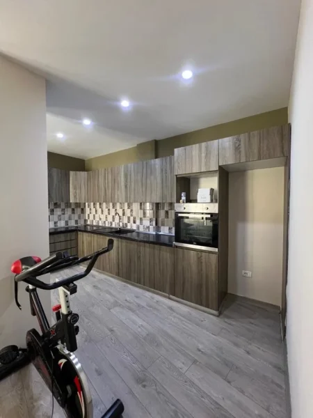 Tirane, shes apartament 2+1+Ballkon Kati 6, 113 m² 135.000 € (Astir)