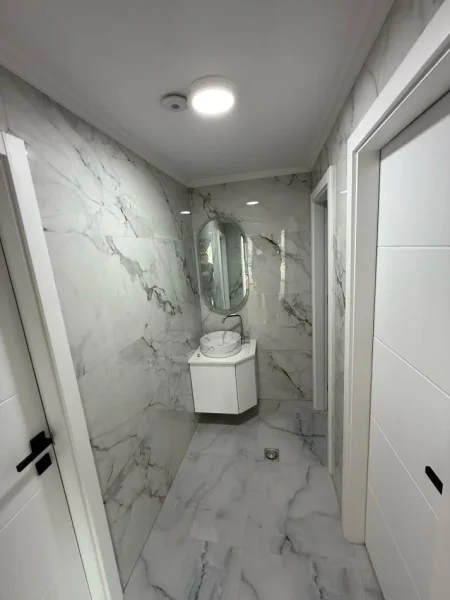 Tirane, jepet me qera ambjent biznesi Kati 0, 190 m² 1,500 € (Liqeni i Thate)