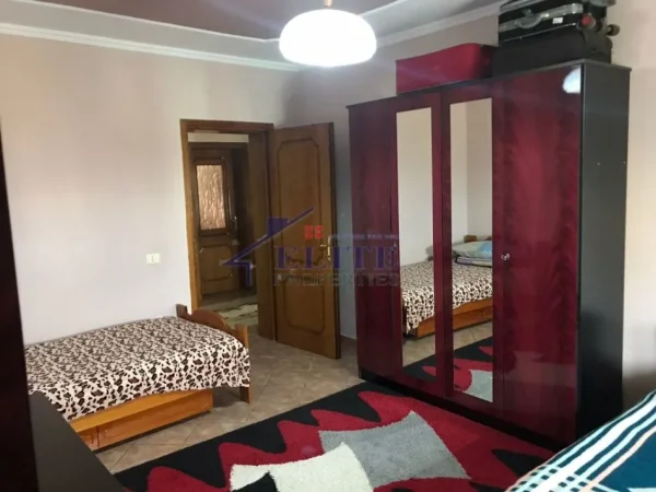 Tirane, shitet apartament 3+1+Ballkon Kati 7, 164 m² 327.600 € (Komuna e Parisit)