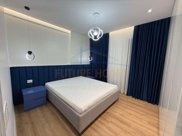 Tirane, jepet me qera apartament 2+1+Ballkon Kati 7, 95 m² 800 € (rruga nexho konomi , unaza e re)