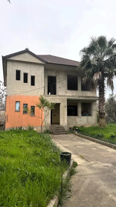 Tirane, shitet shtepi 2 Katshe Kati 2, 260 m² 200.000 € (Rruga Apollonia Kamez)