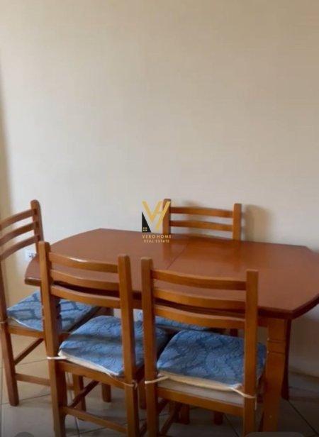 Tirane, jepet me qera apartament 1+1+Ballkon Kati 8, 70 m² 360 € (ASTIR)
