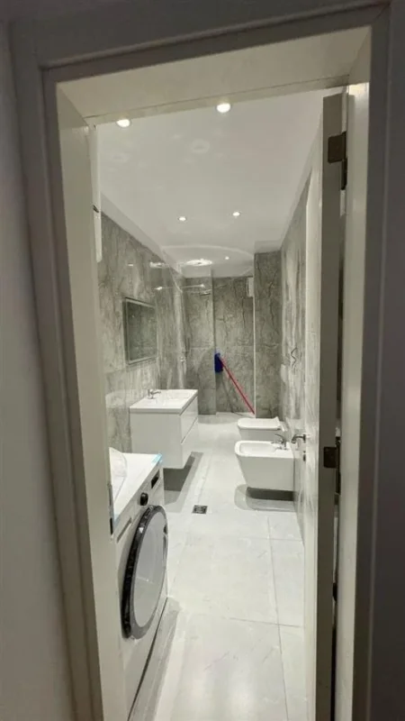 Tirane, jepet me qera apartament 1+1+Ballkon Kati 6, 65 m² 400 € (fresku)