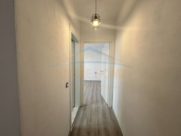 Tirane, jepet me qera apartament 1+1+Ballkon Kati 3, 49 m² 350 € (selite)