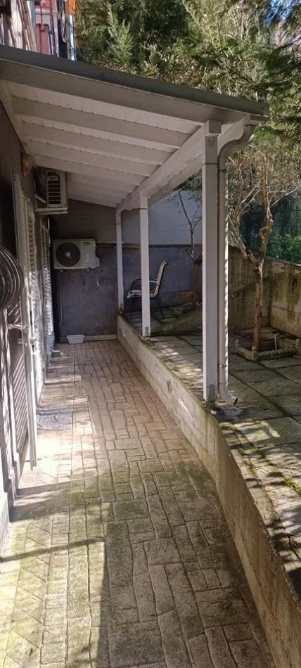 Tirane, jepet me qera apartament 2+1+Ballkon Kati 1, 140 m² 700 € (Radissoni)