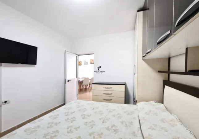 Tirane, jepet me qera apartament 1+1+Ballkon Kati 1, 58 m² 750 € (PAZARI I RI)