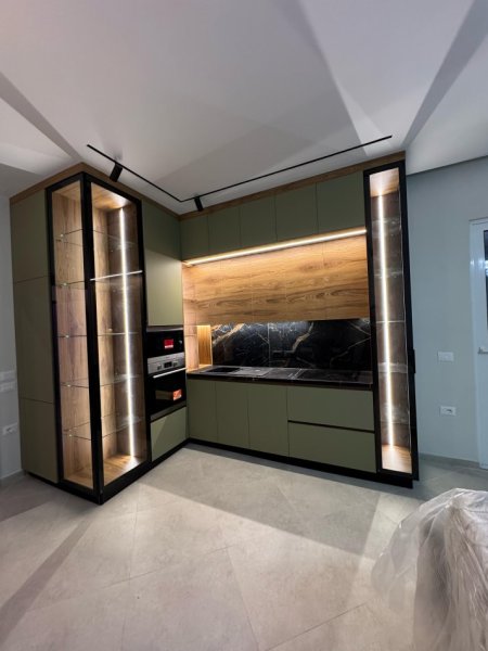 Tirane, jepet me qera Vile 2 Katshe Kati 2, 200 m² 1.500 € (teg)