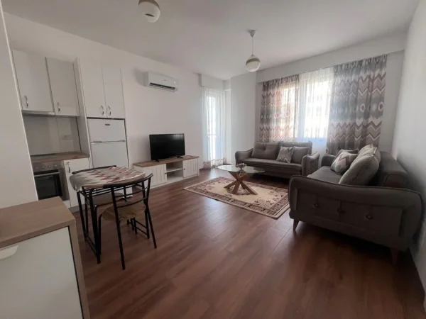 Tirane, jepet me qera apartament 2+1 Kati 6, 62 m² 650 € (stacioni i trenit)