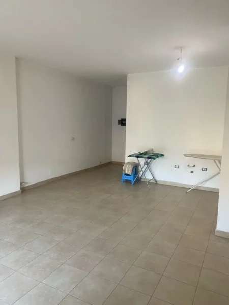 Tirane, jepet me qera apartament Kati 2, 120 m² 600 € (Rruga zihni sako afer oxhakut)