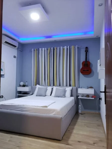 Tirane, jepet me qera apartament 2+1+Ballkon Kati 3, 90 m² 450 € (Rruga e Malesoreve)