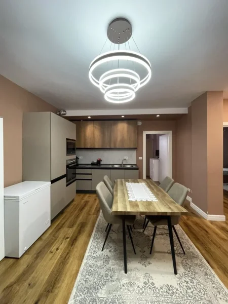 Tirane, shitet apartament 3+1+Ballkon Kati 9, 122 m² 250.000 € (Rruga Kavajes)