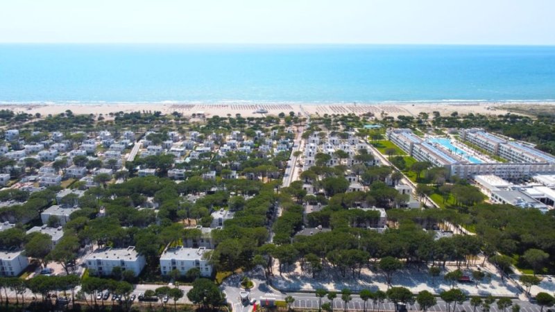 🏠 SHITET: Elite Villa 3 kate: Kuzhine Vec+Depo & Pishine 📍 San Pietro Residence - Gjiri i Lalezit |  Ne vije te Pare nga Deti 1.258 m² ((1.900.000 Euro)) ✨