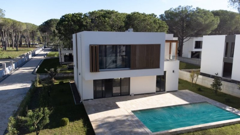 🏠 SHITET: Elite Villa 3 kate: Kuzhine Vec+Depo & Pishine 📍 San Pietro Residence - Gjiri i Lalezit |  Ne vije te Pare nga Deti 1.258 m² ((1.900.000 Euro)) ✨