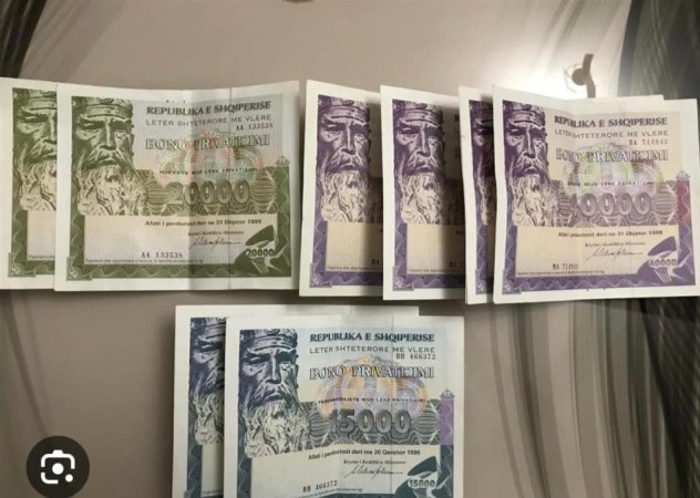 Tirane, Shes ose blej bono privatizimi ( letra me vlere )