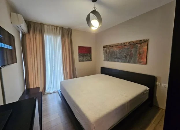 Tirane, jepet me qera apartament 2+1 Kati 11, 92 m² 1.350 € (Rr.kosovareve)