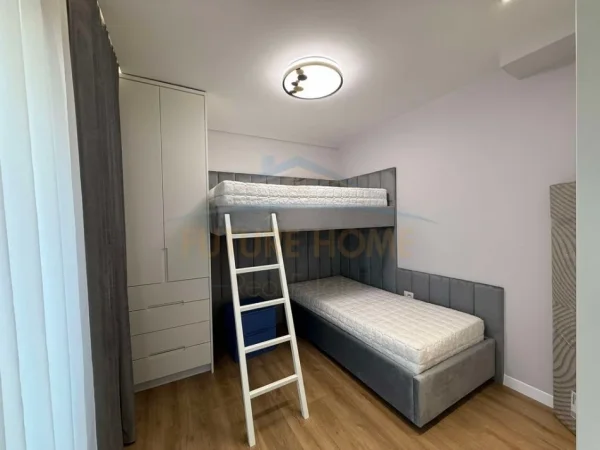 Tirane, jepet me qera apartament 2+1+Ballkon Kati 7, 95 m² 800 € (Pran, Green city e pa banuar me par luxury Parkimi i perfshir ne cmim)