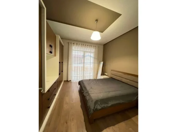 Tirane, shitet apartament 1+1+Ballkon Kati 5, 82 m² 165.000 € (Kopshti Botanik)