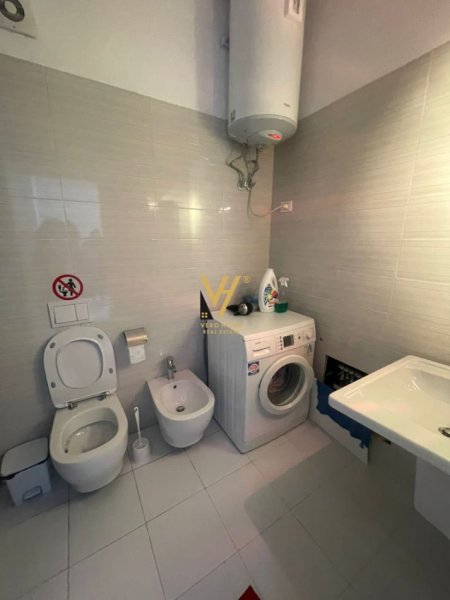 Tirane, jepet me qera apartament 1+1+Ballkon Kati 8, 70 m² 450 € (RRUGA KONGRESI I MANASTIRIT)