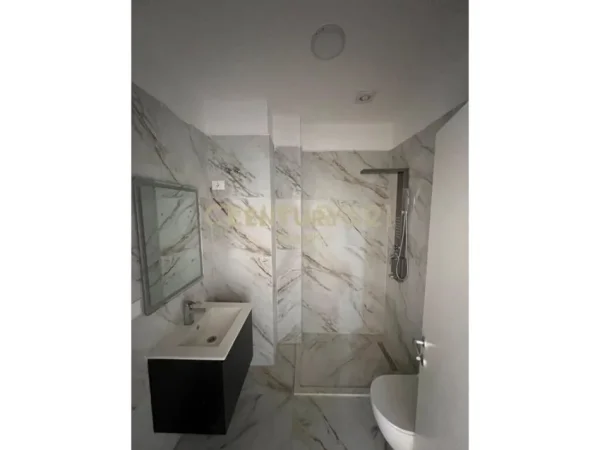 Durres, shitet 2+1 Kati 10, 85 m² 125.000 € 