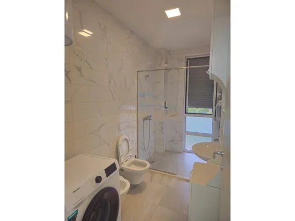 Durres, shitet apartament 2+1+Ballkon Kati 0, 90 m² 270.000 € (san pietro)