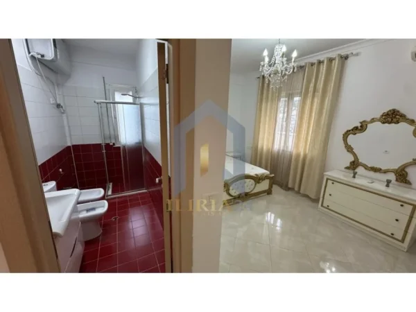 Tirane, shes apartament+verande | Penthouse 3+1+Aneks+Ballkon Kati 4, 220 m² 170.000 € (Rruga Bylis)