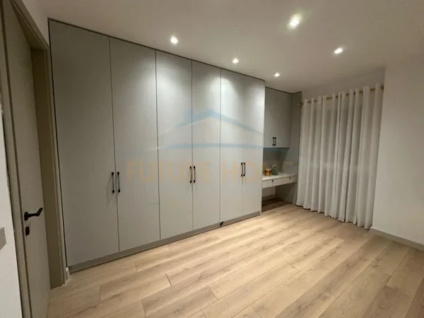 Tirane, shitet apartament 2+1 Kati 2, 144 m² 340.000 € (Teg)