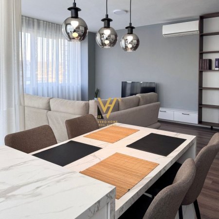 Tirane, jepet me qera apartament 2+1+Ballkon Kati 5, 85 m² 500 € (VORE)