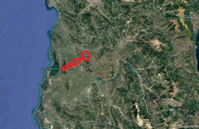 Peqin, Shitet Toke Are, siperfaqe 7,700 m², Cmimi fillestar 1,411,200 Lekë