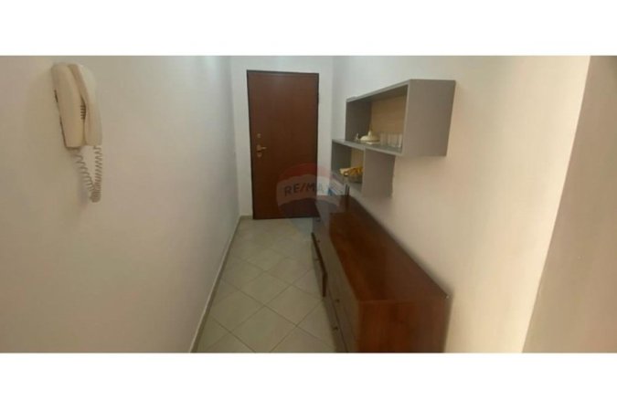 Tirane, jap me qera apartament 2+1+Ballkon Kati 2, 105 m² 600 € (Kristal Center)