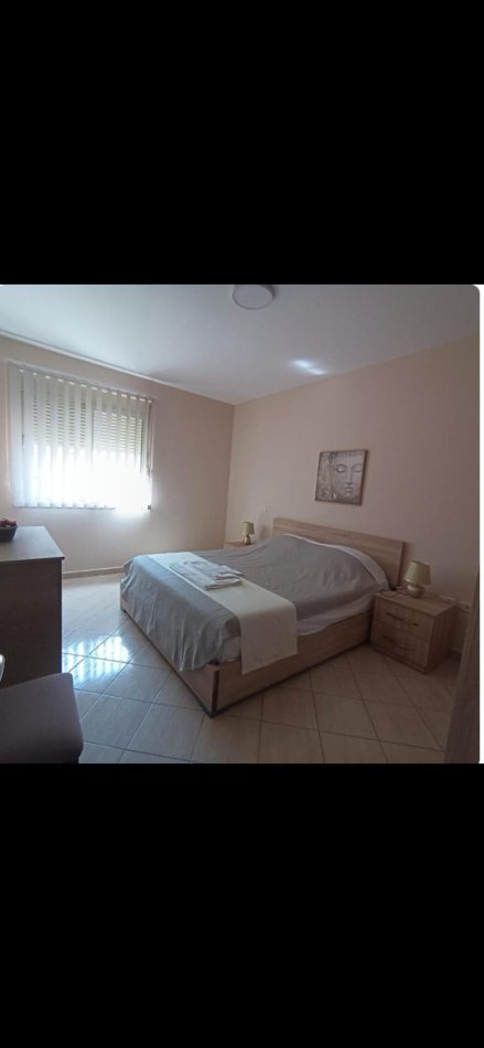Tirane, jepet me qera apartament 1+1+Aneks+Ballkon Kati 3, 75 m² 500 € (selvia)
