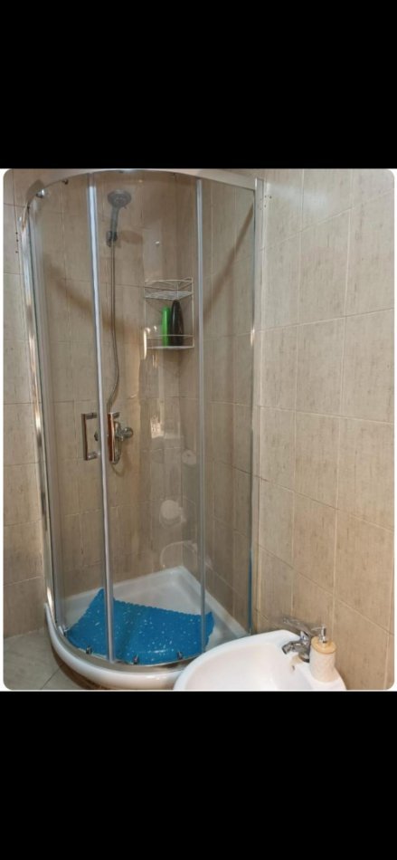 Tirane, jepet me qera apartament 1+1+Aneks+Ballkon Kati 3, 75 m² 500 € (selvia)