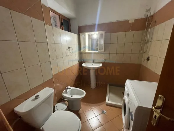 Durres, jepet me qera apartament 2+1 Kati 5, 80 m² 400 € (TATIMET,DURRES)